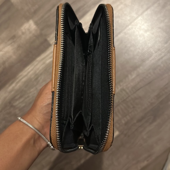 Wallet - Picture 2 of 2